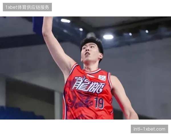广州队中锋徐昕数据全面提升，从角色球员蜕变为高效内线核心